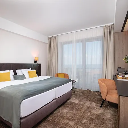 Montello Hotel